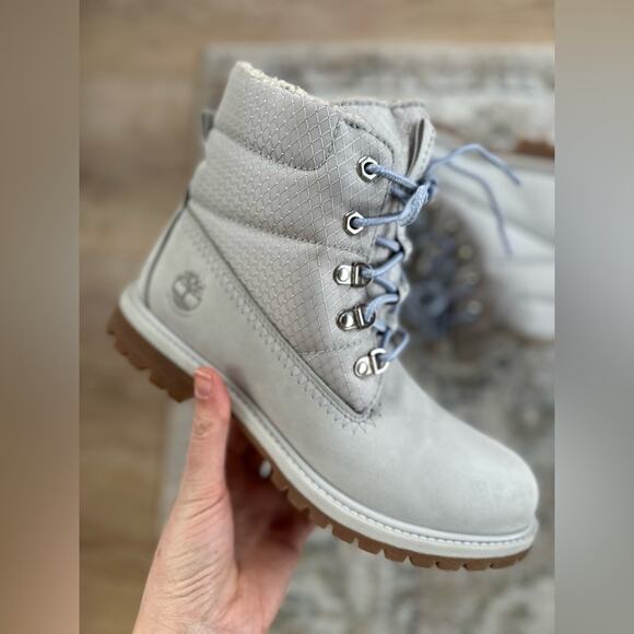 Timberland Puffer Boot in Light Grey Nubuck Blue Size 8.5 NWT - Picture 1 of 12